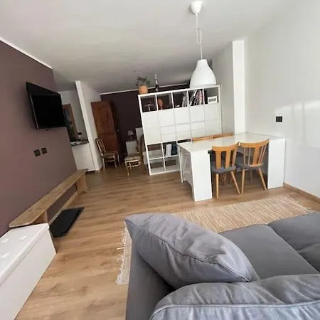 Apartament Neve Monolocale, Ottima Posizione, Posto Auto.